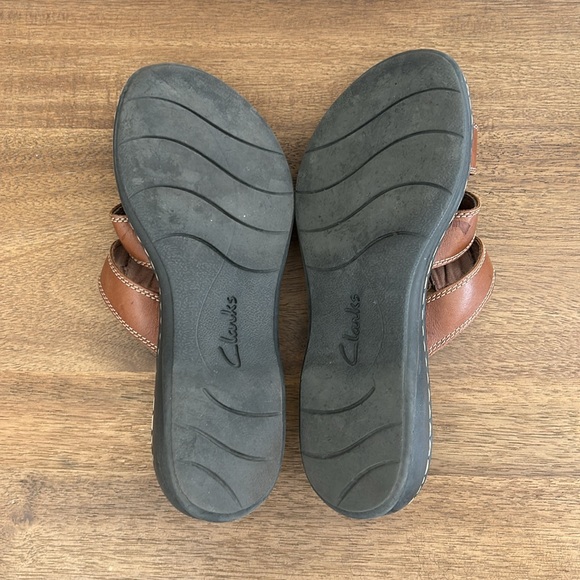 Clarks Brown Ultimate Comfort Leisa Spring Sandals - Picture 2 of 3